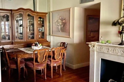 Condominio en venta en Tamarac, Florida, 2 dormitorios, 76.83 m2 № 2023217 - foto 3