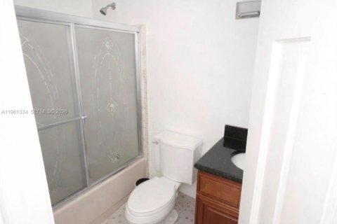 Condominio en venta en Tamarac, Florida, 2 dormitorios, 76.83 m2 № 2023217 - foto 16