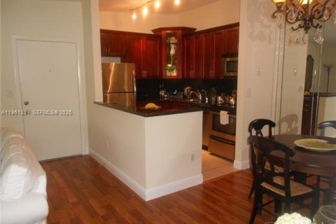 Condominio en Tamarac, Florida, 2 dormitorios  № 2023217