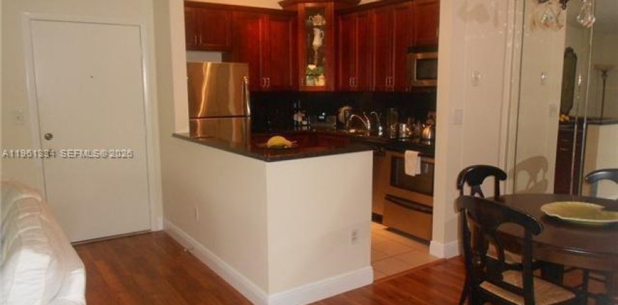 Condominio en Tamarac, Florida, 2 dormitorios  № 2023217