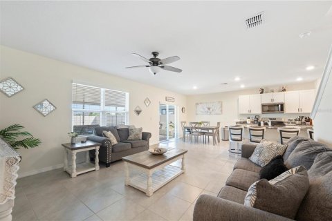 House in Lakeland, Florida 5 bedrooms, 243.03 sq.m. № 1835114 - photo 8