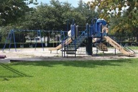 Townhouse in Bradenton, Florida 2 bedrooms, 107.02 sq.m. № 2213968 - photo 15