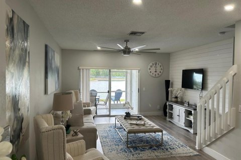 Townhouse in Bradenton, Florida 2 bedrooms, 107.02 sq.m. № 2213968 - photo 6