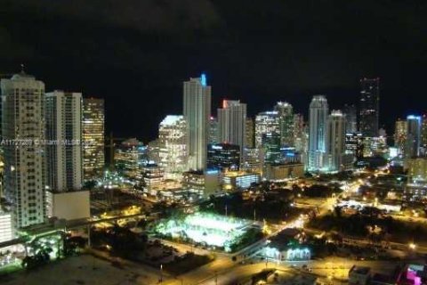 Copropriété à vendre à Miami, Floride: 3 chambres, 228.17 m2 № 1957893 - photo 4