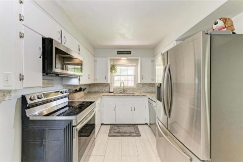 House in Bradenton, Florida 3 bedrooms, 143.81 sq.m. № 2226285 - photo 14