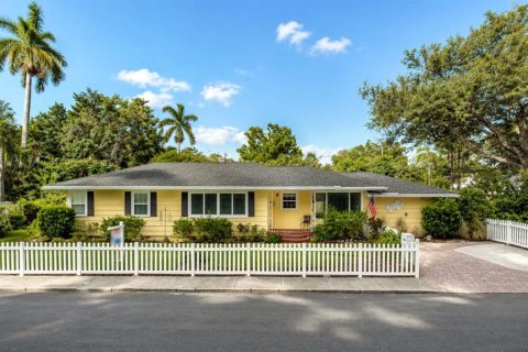 House in Bradenton, Florida 3 bedrooms, 143.81 sq.m. № 2226285