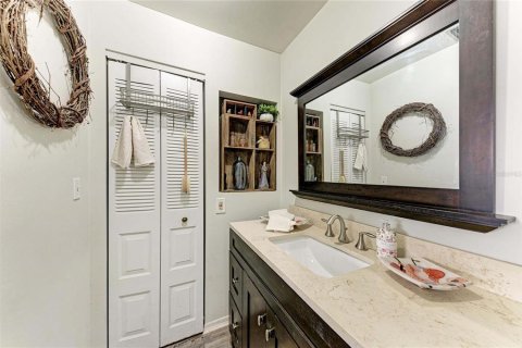 House in Bradenton, Florida 3 bedrooms, 143.81 sq.m. № 2226285 - photo 30