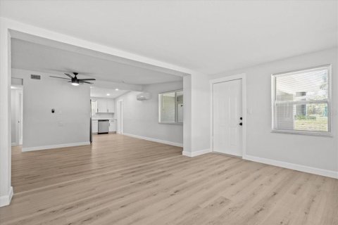 Casa en alquiler en Punta Gorda, Florida, 2 dormitorios, 115.2 m2 № 1872826 - foto 5