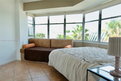 Apartment in Miami Beach, Florida 2 bedrooms, 87.33 sq.m. № 1923303 - photo 1