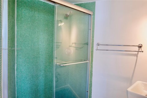 Apartment in Miami Beach, Florida 2 bedrooms, 87.33 sq.m. № 1923303 - photo 10