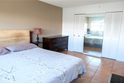 Apartment in Miami Beach, Florida 2 bedrooms, 87.33 sq.m. № 1923303 - photo 13