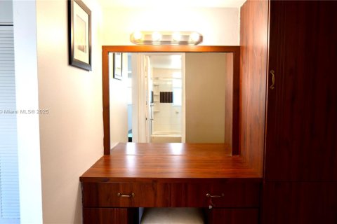 Apartment in Miami Beach, Florida 2 bedrooms, 87.33 sq.m. № 1923303 - photo 15
