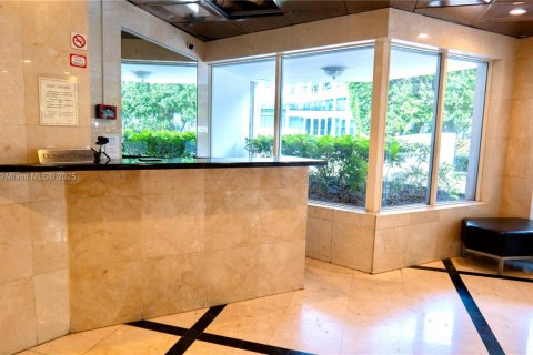 Apartment in Miami Beach, Florida 2 bedrooms, 87.33 sq.m. № 1923303 - photo 22