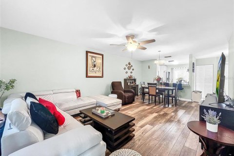 House in Palm Harbor, Florida 2 bedrooms, 104.05 sq.m. № 1439378 - photo 6