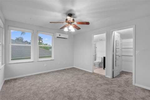 House in Orlando, Florida 5 bedrooms, 250 sq.m. № 1835242 - photo 28