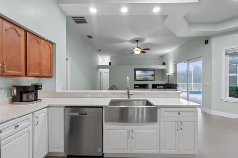 House in Orlando, Florida 5 bedrooms, 250 sq.m. № 1835242 - photo 8