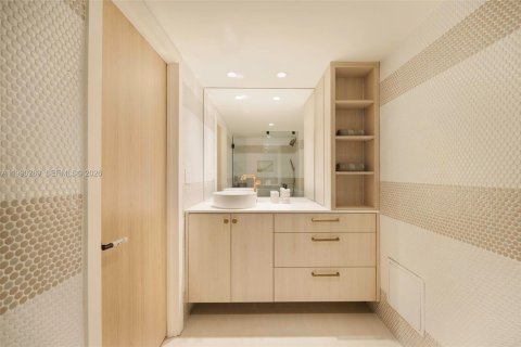 Купить кондоминиум в Майами-Бич, Флорида 3 спальни, 109.62м2, № 2057586 - фото 19