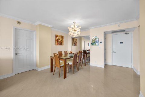 Condominio en venta en Aventura, Florida, 2 dormitorios, 121.98 m2 № 2155137 - foto 7
