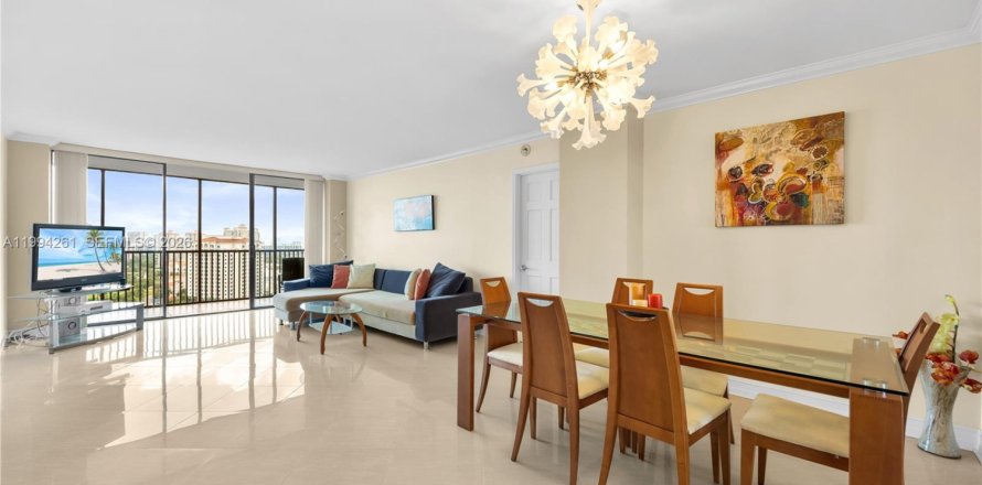 Condominio en Aventura, Florida, 2 dormitorios  № 2155137