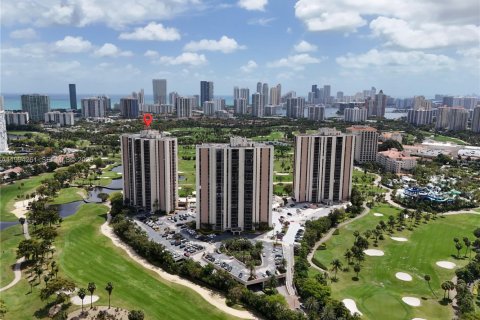 Condominio en venta en Aventura, Florida, 2 dormitorios, 121.98 m2 № 2155137 - foto 2