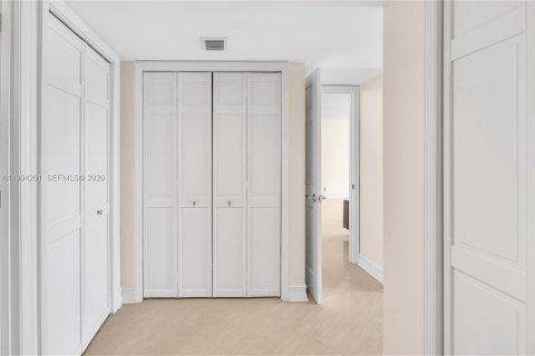 Condominio en venta en Aventura, Florida, 2 dormitorios, 121.98 m2 № 2155137 - foto 17