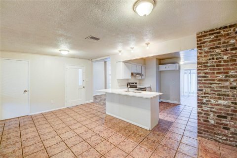 House in Orlando, Florida 3 bedrooms, 141.3 sq.m. № 1825242 - photo 17