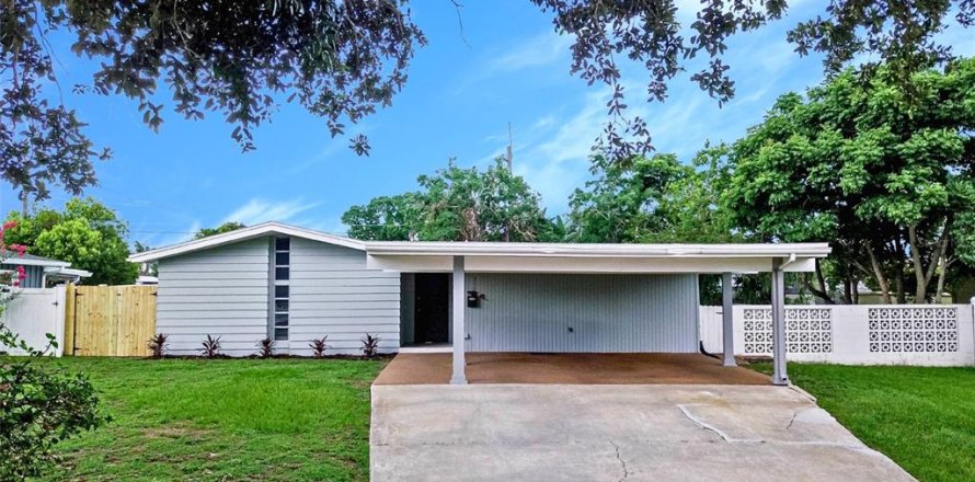 House in Orlando, Florida 3 bedrooms, 141.3 sq.m. № 1825242