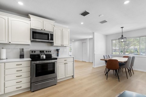 Casa en alquiler en Palm Beach Gardens, Florida, 4 dormitorios, 149.39 m2 № 1749115 - foto 6