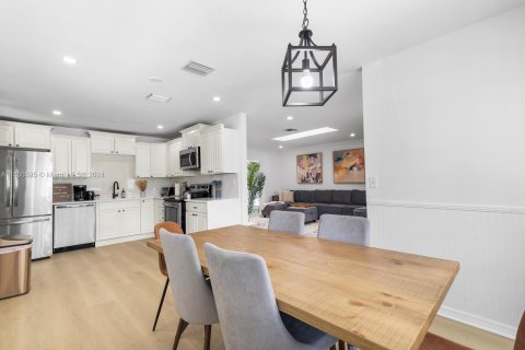 Casa en alquiler en Palm Beach Gardens, Florida, 4 dormitorios, 149.39 m2 № 1749115 - foto 3