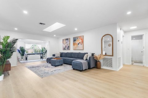 Casa en alquiler en Palm Beach Gardens, Florida, 4 dormitorios, 149.39 m2 № 1749115 - foto 8