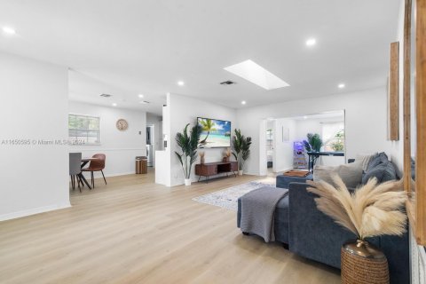 Casa en alquiler en Palm Beach Gardens, Florida, 4 dormitorios, 149.39 m2 № 1749115 - foto 2