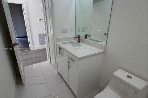 Villa ou maison à louer à Lehigh Acres, Floride: 3 chambres, 185.8 m2 № 2047859 - photo 28