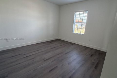 Villa ou maison à louer à Lehigh Acres, Floride: 3 chambres, 185.8 m2 № 2047859 - photo 14