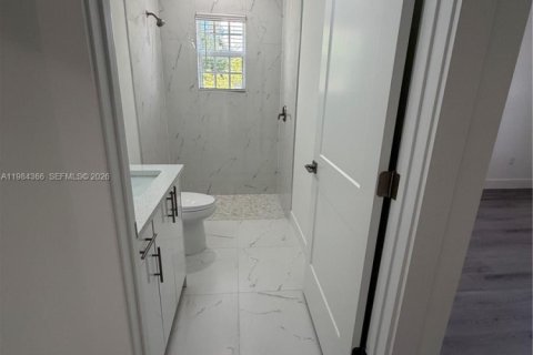 Villa ou maison à louer à Lehigh Acres, Floride: 3 chambres, 185.8 m2 № 2047859 - photo 18