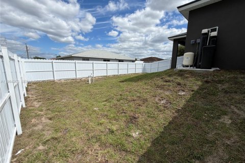 Villa ou maison à louer à Lehigh Acres, Floride: 3 chambres, 185.8 m2 № 2047859 - photo 7