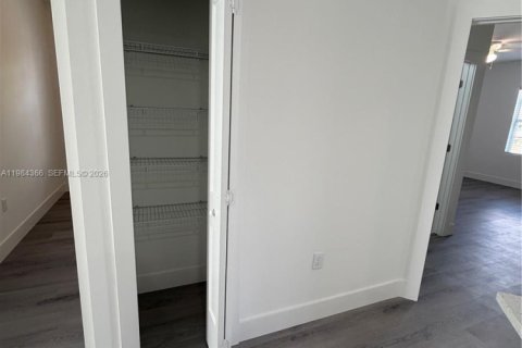 Villa ou maison à louer à Lehigh Acres, Floride: 3 chambres, 185.8 m2 № 2047859 - photo 25