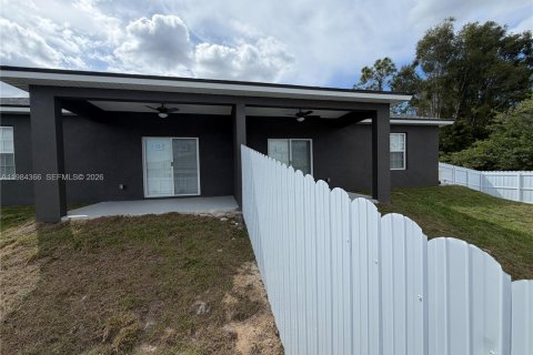 Villa ou maison à louer à Lehigh Acres, Floride: 3 chambres, 185.8 m2 № 2047859 - photo 3