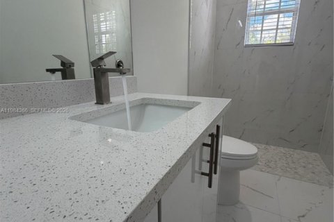 Villa ou maison à louer à Lehigh Acres, Floride: 3 chambres, 185.8 m2 № 2047859 - photo 15