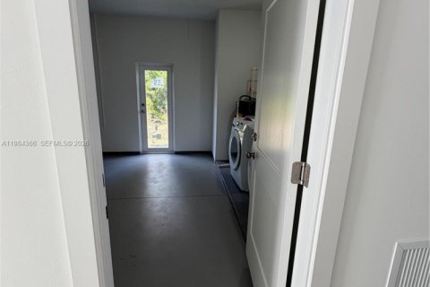 Villa ou maison à louer à Lehigh Acres, Floride: 3 chambres, 185.8 m2 № 2047859 - photo 9