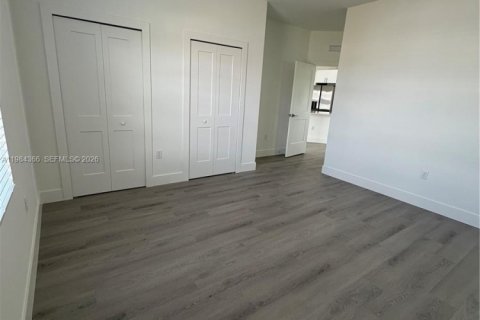 Villa ou maison à louer à Lehigh Acres, Floride: 3 chambres, 185.8 m2 № 2047859 - photo 12