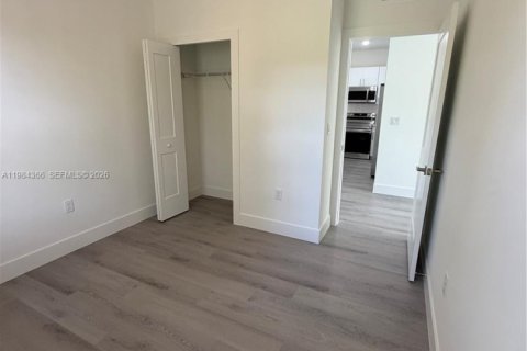 Villa ou maison à louer à Lehigh Acres, Floride: 3 chambres, 185.8 m2 № 2047859 - photo 27