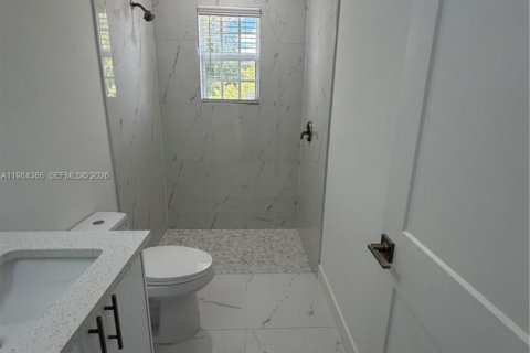 Villa ou maison à louer à Lehigh Acres, Floride: 3 chambres, 185.8 m2 № 2047859 - photo 17