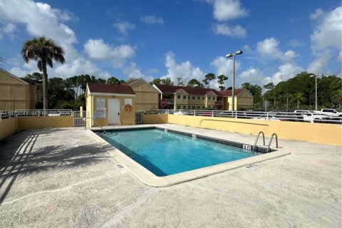 Copropriété à louer à Miami, Floride: 2 chambres, 89.19 m2 № 2038753 - photo 10