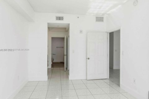 Copropriété à louer à Miami, Floride: 2 chambres, 95.04 m2 № 2076189 - photo 7