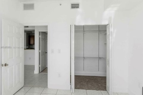 Copropriété à louer à Miami, Floride: 2 chambres, 95.04 m2 № 2076189 - photo 10