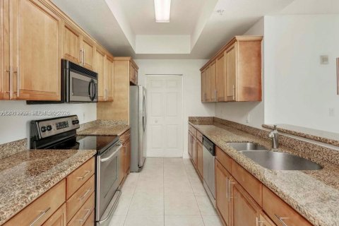 Copropriété à louer à Miami, Floride: 2 chambres, 95.04 m2 № 2076189 - photo 3