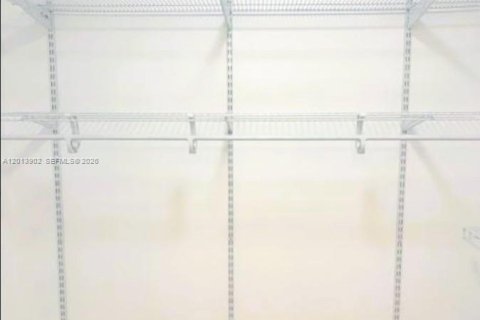 Copropriété à louer à Miami, Floride: 2 chambres, 95.04 m2 № 2076189 - photo 11