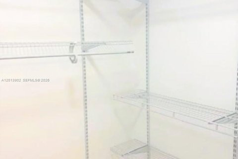 Copropriété à louer à Miami, Floride: 2 chambres, 95.04 m2 № 2076189 - photo 9