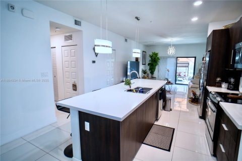 House in Doral, Florida 2 bedrooms, 97.36 sq.m. № 1727818 - photo 20