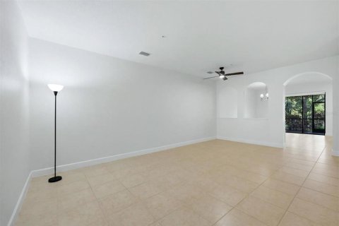 Купить кондоминиум в Сарасота, Флорида 9 комнат, 164.99м2, № 2149534 - фото 11